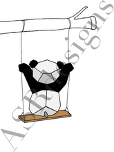 Afbeelding in Gallery-weergave laden, Vrolijke en lieve poster voor babykamer of kinderkamer van een (geometrische ) schommelende pandabeer in zwart wit
