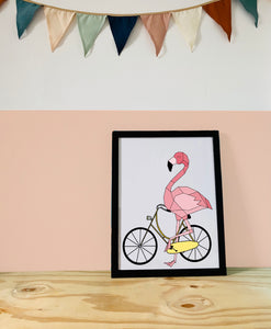 Fietsende flamingo poster